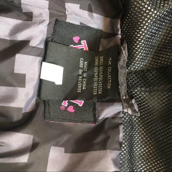 Windbreaker Jacket With Hoodie - Picture 5 of 6